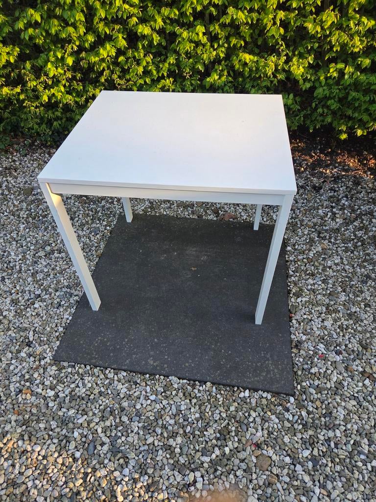 Witte Ikea tafel, Ophalen