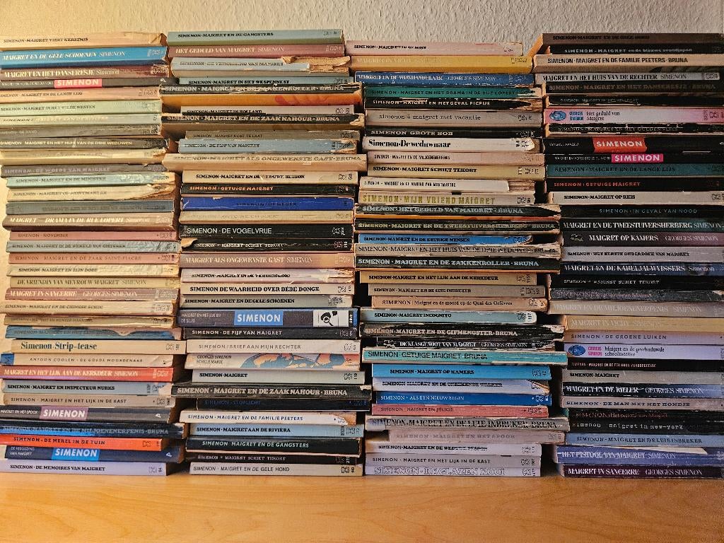 Unieke verzameling (141!) MAIGRET boekjes George Simenon, Boeken, Detectives, Ophalen, Gelezen