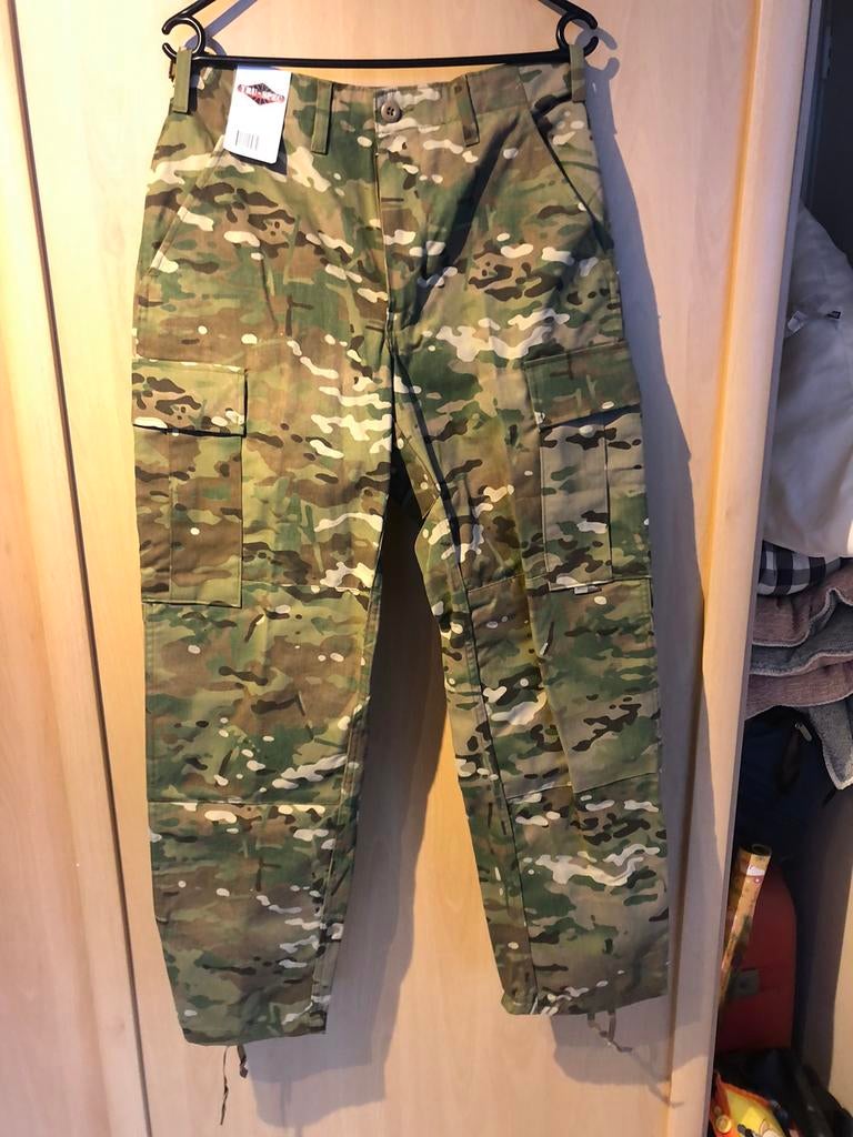 Gezocht Crye precision multicam kleding, Verzamelen, Militaria | Algemeen, Ophalen of Verzenden, Landmacht, Nederland, Kleding of Schoenen