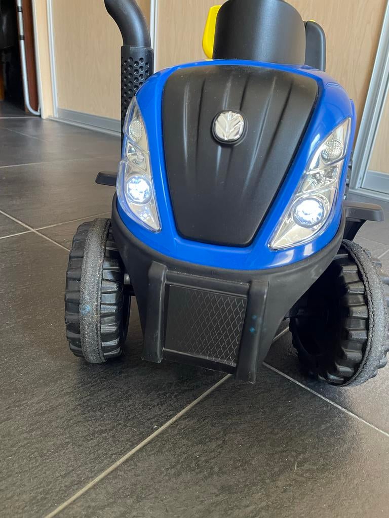 Speelgoed tractor met verlichting en claxon, Ophalen, Gebruikt