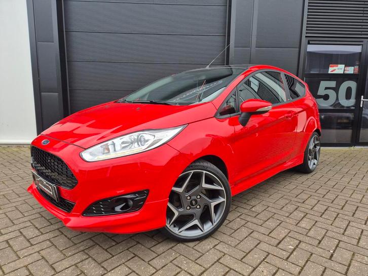 Ford Fiesta 1.25 ST-Line/2015/Cc/Stoelverw./Airco/Nw. Apk, Auto's, Ford, Bedrijf, Fiësta, ABS, Airbags, Airconditioning, Alarm