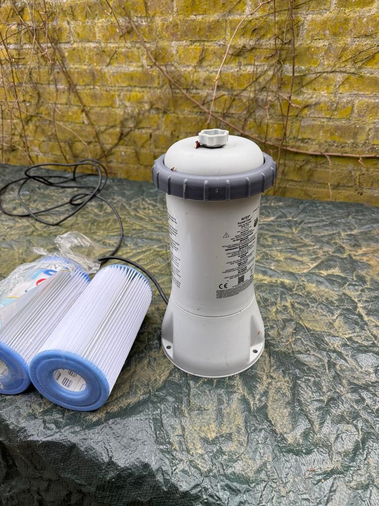 Intex zwembad filterpomp met schoonmaakspullen, Ophalen, Gebruikt, Zwembadpomp