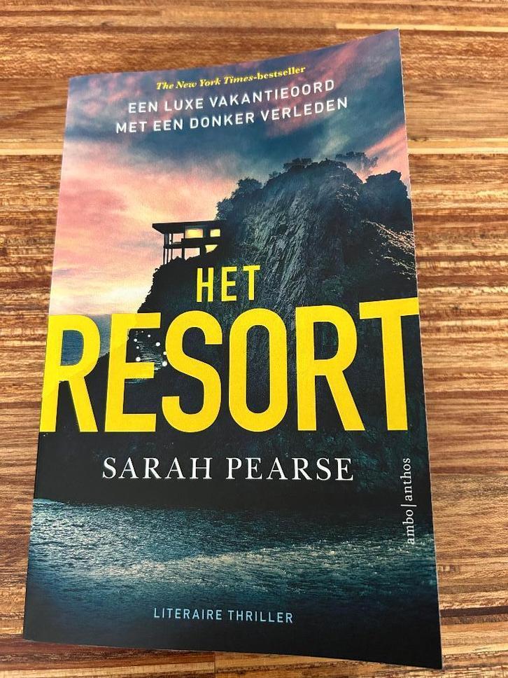 Boek thriller: Het resort door Sarah Pearse, Boeken, Thrillers, Zo goed als nieuw, Europa overig, Ophalen of Verzenden