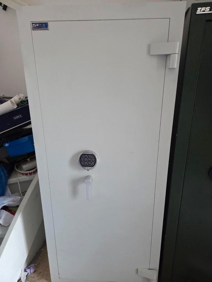 Zware ruime wapenkluis met codeslot, Sport en Fitness, Schietsport-accessoires, Gebruikt, Ophalen