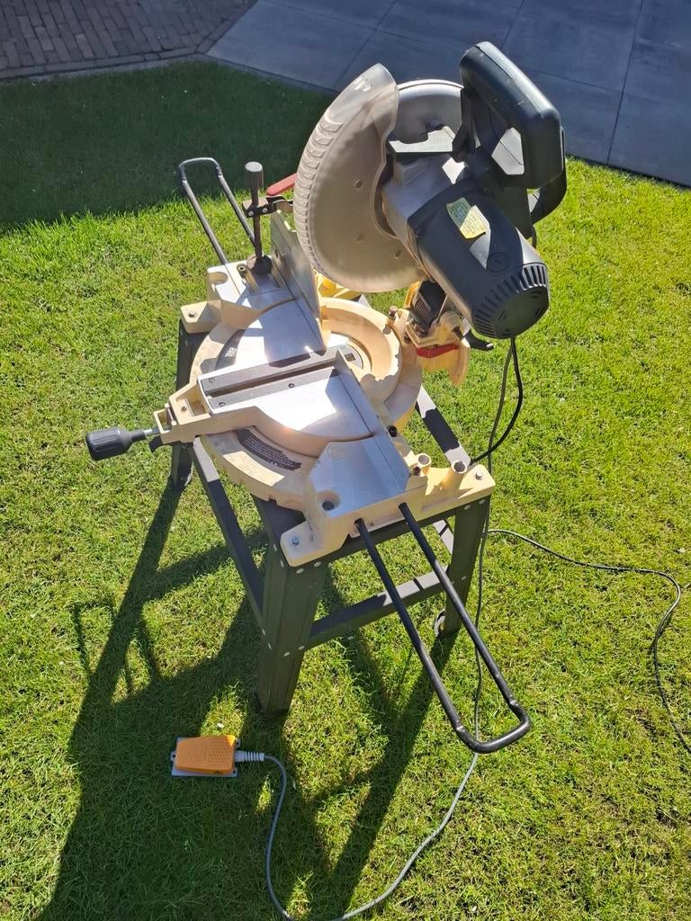 Powerplus Afkortzaag - Krachtig en Betrouwbaar, Doe-het-zelf en Verbouw, Gereedschap | Zaagmachines, Gebruikt, 70 mm of meer, Ophalen of Verzenden