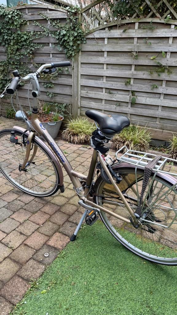 Gazelle hybride lite Lausanne, Fietsen en Brommers, Fietsen | Dames | Damesfietsen, Ophalen, Gebruikt, Gazelle
