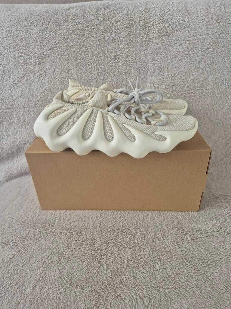 Yeezy 450 Cloud White - EU 43 1/3, Kleding | Heren, Schoenen, Wit, Nieuw, Ophalen of Verzenden, Sneakers of Gympen