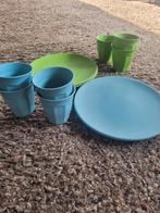 Plastic servies 4X borden 7X beker herbruikbaar, Huis en Inrichting, Overige materialen, Ophalen of Verzenden, Zo goed als nieuw