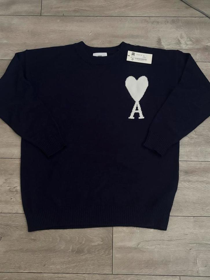 Ami Paris sweater maat L (valt als M) - Nieuw met prijskaart, Kleding | Heren, Truien en Vesten, Nieuw, Maat 48/50 (M), Ophalen of Verzenden