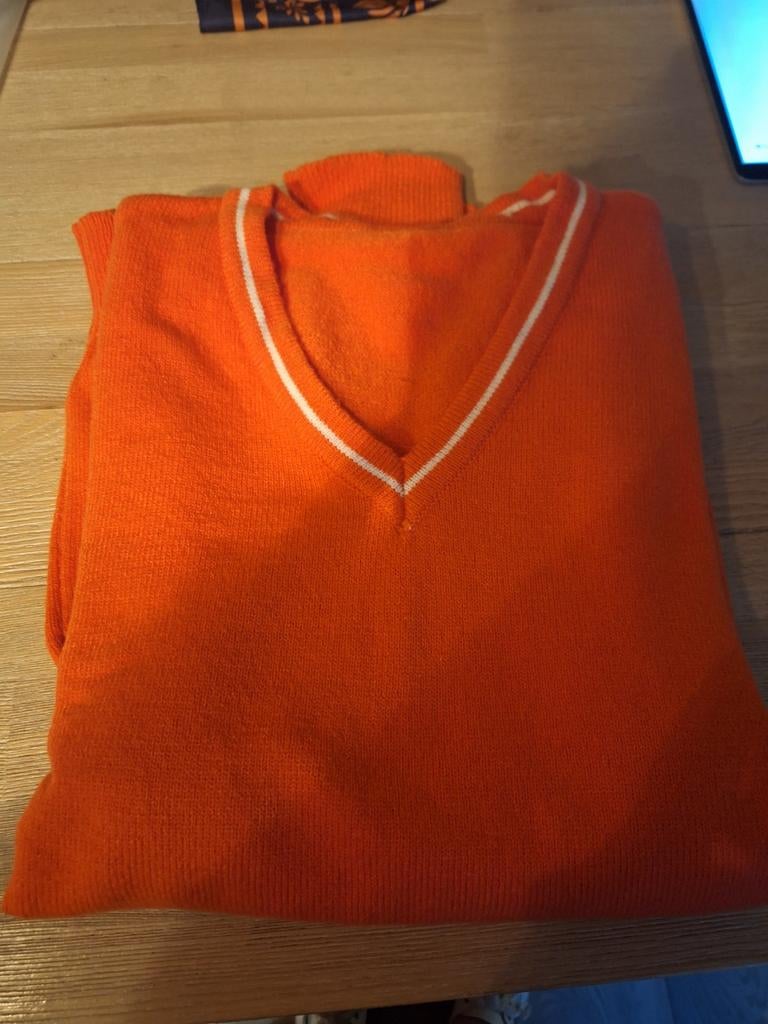 Nieuwe herentrui Oranje! Nooit gedragen, Kleding | Heren, Overige Herenkleding, Ophalen of Verzenden, Nieuw
