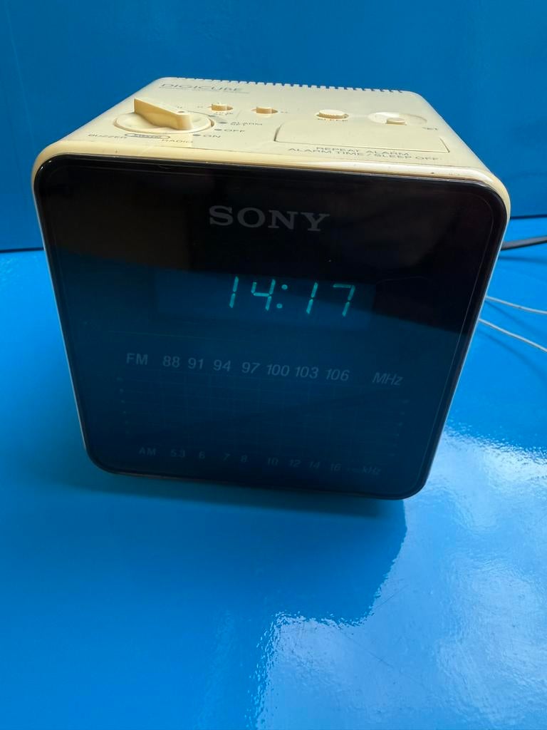 Sony Vintage Clock Radio.  Fm/Am.   rond jaren ‘80, Ophalen of Verzenden, Gebruikt