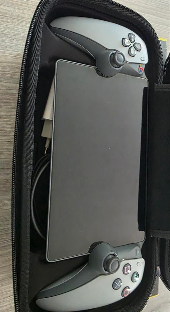 PlayStation Portal 30th Edition - Z.G.A.N. met accessoires, Ophalen of Verzenden, Zo goed als nieuw, Met beschermhoes of tas, Overige typen