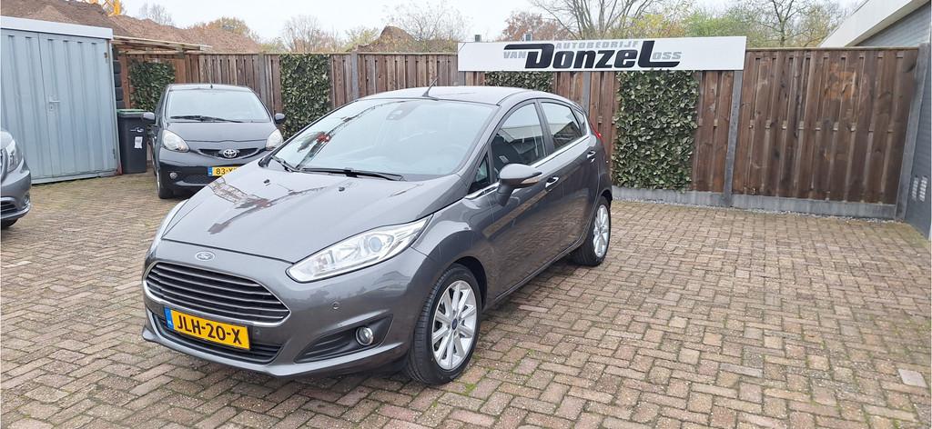 Ford Fiesta Titanium LEREN BEKLEDING - 140 PK (bj 2017), Auto's, Overige carrosserieën, Leder, Bedrijf, Handgeschakeld