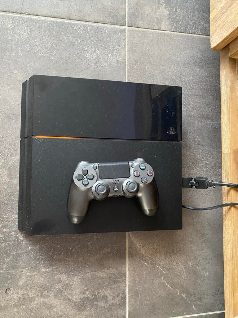 Playstation 4 met 1 controller en 2 spellen, Spelcomputers en Games, Spelcomputers | Sony PlayStation 4, Ophalen, Met games, Zo goed als nieuw