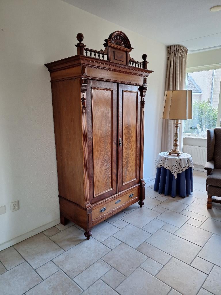 klassieke kast, Ophalen