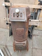 Oude gietijzeren kachel - opknapper, Huis en Inrichting, Kachels, Potkachel, Gebruikt, Ophalen of Verzenden, Vrijstaand
