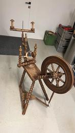 antiek spinnewiel met tafeltje/krukje, Hobby en Vrije tijd, Ophalen, Gebruikt, Spinnewiel