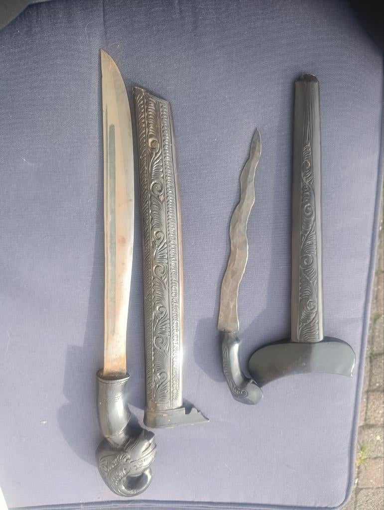 2 oude zwaard messen ? Een met kop, Ophalen of Verzenden