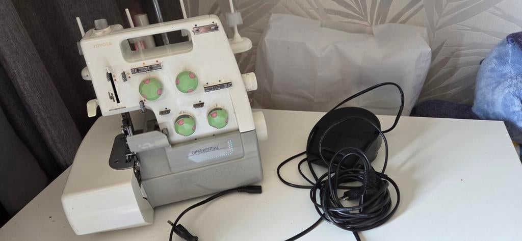 Toyota Lockmachine SL1T - Inclusief accessoires, Ophalen, Gebruikt, Lockmachine, Overige merken