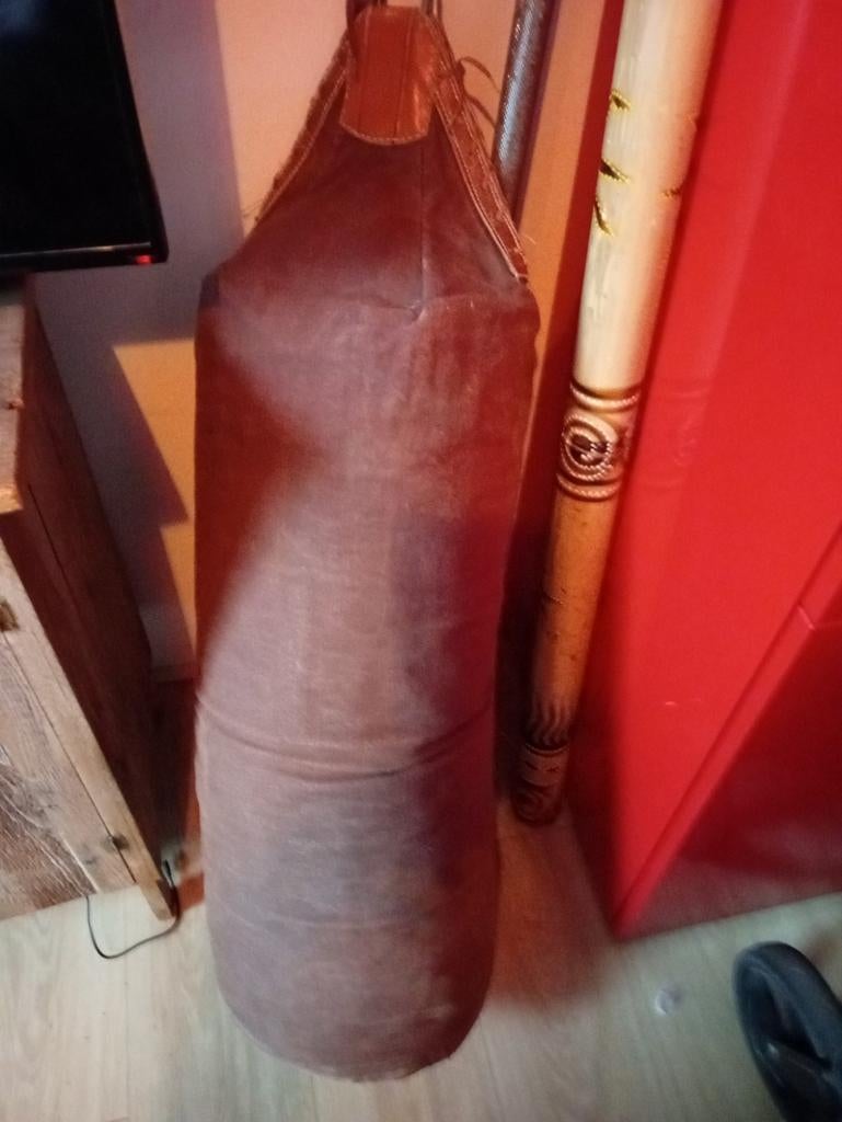Vintage Bokszak - Robuust en Klaar voor Actie, Ophalen of Verzenden, Gebruikt, Bokszak