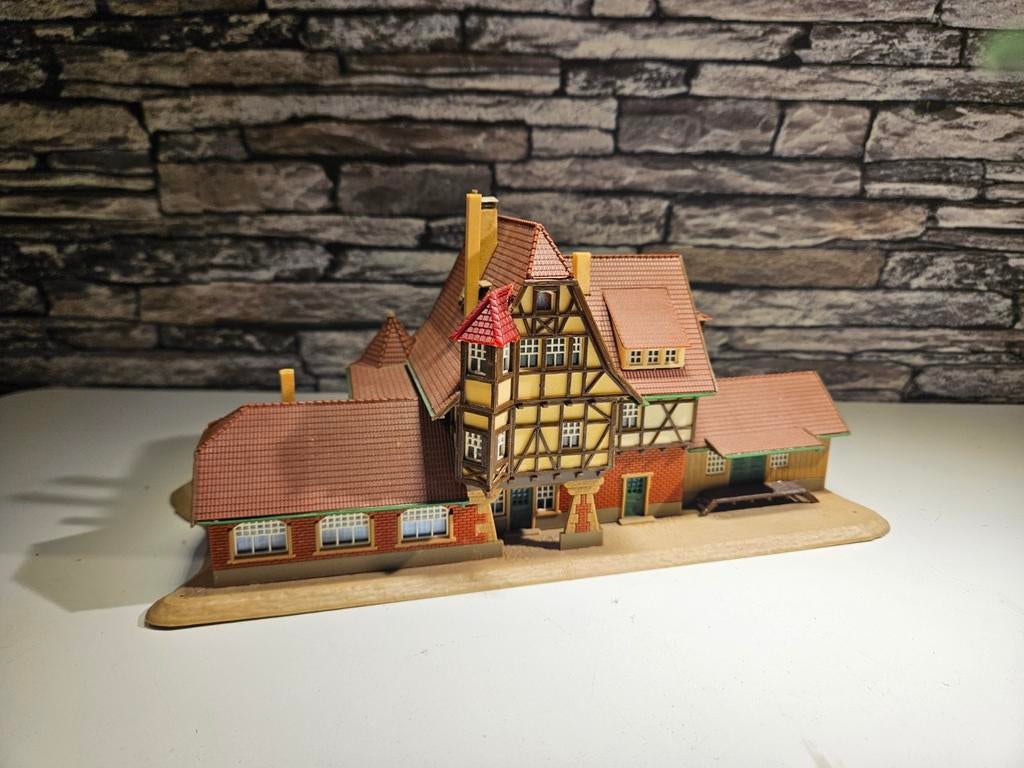 Station bahnhof Neuffen N spoor modeltrein 1:160, Overige merken, Gebruikt, Gelijkstroom of Wisselstroom, Brug, Tunnel of Gebouw