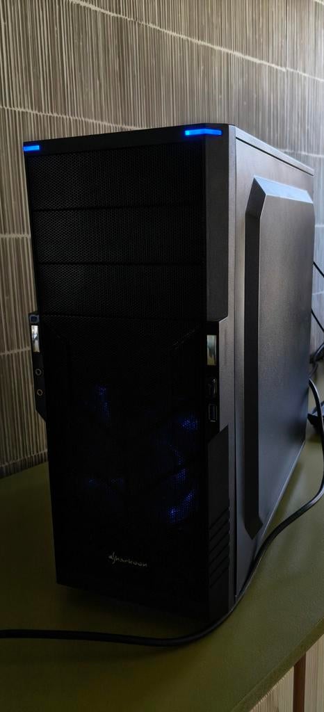 Sharkoon PC Desktop Windows 10 - Intel i5-7400, 8GB RAM, Computers en Software, Desktop Pc's, Ophalen, Gebruikt, Sharkoon, 8 GB