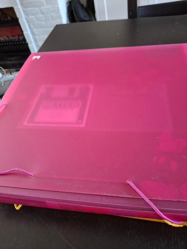 2 mappen met scrapbookvellen van veel vellen 2 stuks erin, Maat 36 t/m 42, Ophalen of Verzenden, Materiaal