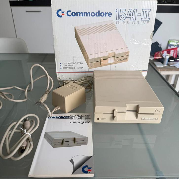 Commodore 1541-II Diskdrive – Met Doos – Originele Voeding, Computers en Software, Vintage Computers, Ophalen of Verzenden