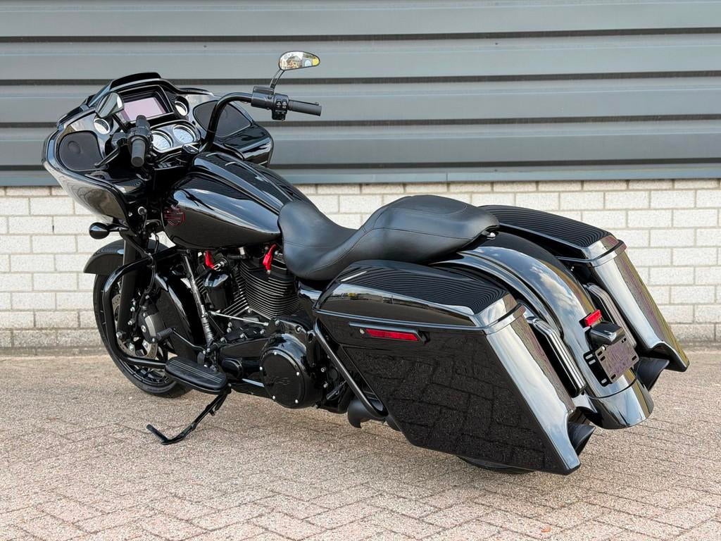 Harley Davidson FLTRXS 114 Road Glide Special BLACK EDITION, Motoren, Motoren | Harley-Davidson, Bedrijf, Meer dan 35 kW, LED Verlichting