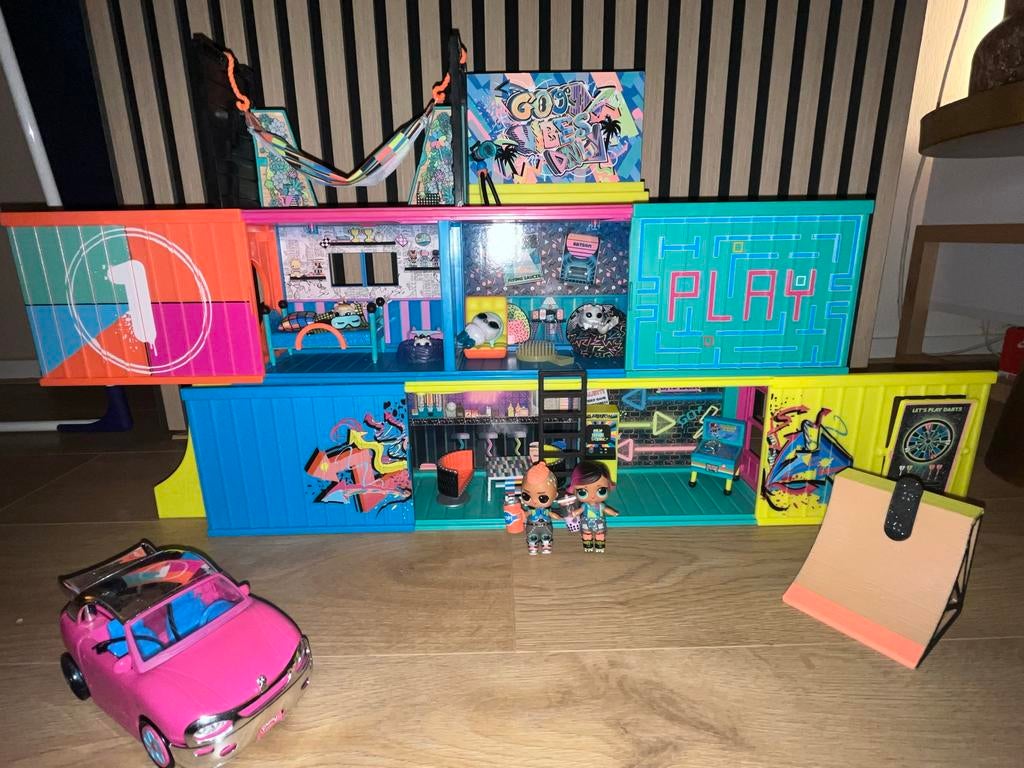 LOL Surprise speelset met poppen en auto, Kinderen en Baby's, Speelgoed | Poppen, Ophalen, Gebruikt, Overige typen