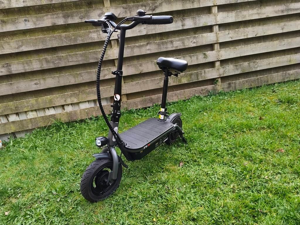 Elektrisch scootertje geen rijbewijzen nodig, Ophalen, Zo goed als nieuw, Elektrische step (E-scooter), IScooter