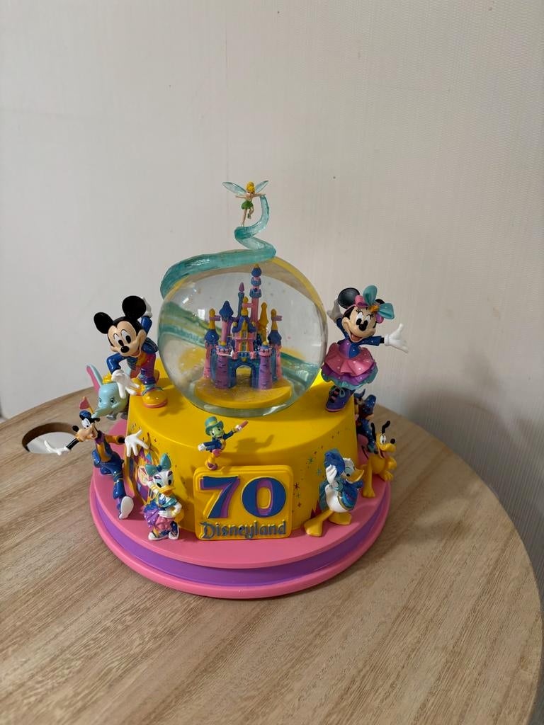 Disneyland DL70 snowglobe met licht en geluid!, Ophalen of Verzenden, Nieuw, Beeldje of Figuurtje