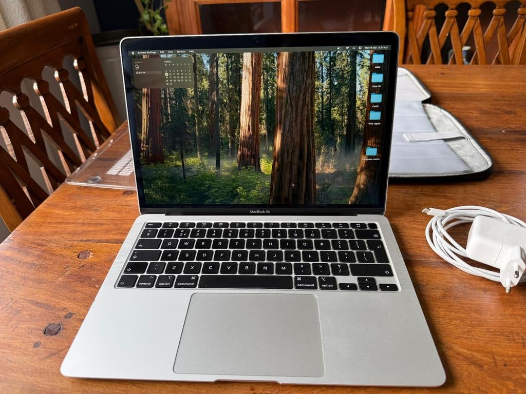 MacBook Air Retina 2020 met hoes en lader, Ophalen, Gebruikt, 256 GB, 8 GB