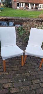 Gratis af te halen: 2 witte stoelen met afneembare hoezen, Huis en Inrichting, Stoelen, Ophalen