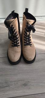 Beige enkellaarzen, Ophalen of Verzenden, Zo goed als nieuw, Beige