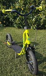 Volare Step met 12 inch banden, hand- en voetrem, Ophalen, Zo goed als nieuw, Gewone step, Volare