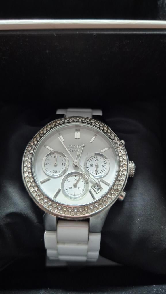 DKNY Horloge met Strass - Wit, Sieraden, Tassen en Uiterlijk, Horloges | Dames, Overige materialen, DKNY, Polshorloge, Overige materialen