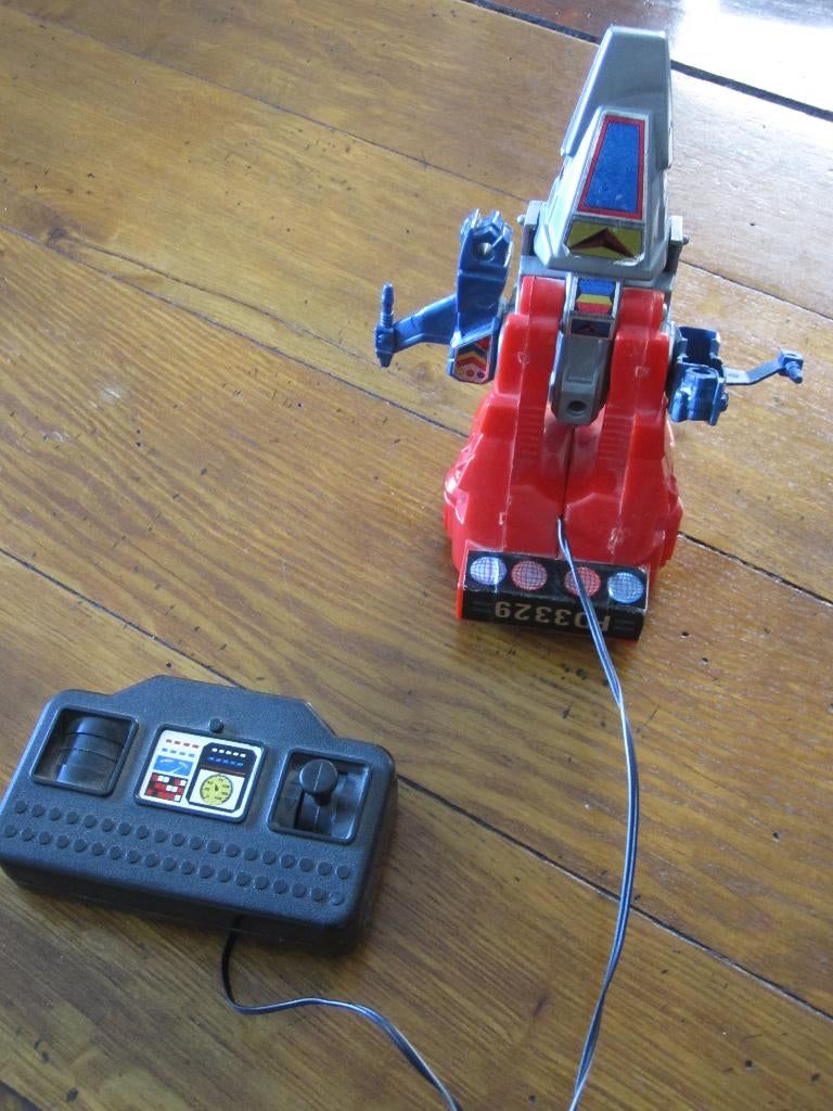 Space Fighter 1985 FD3329 robot transformer, Verzamelen, Transformers, G1, Ophalen of Verzenden, Gebruikt