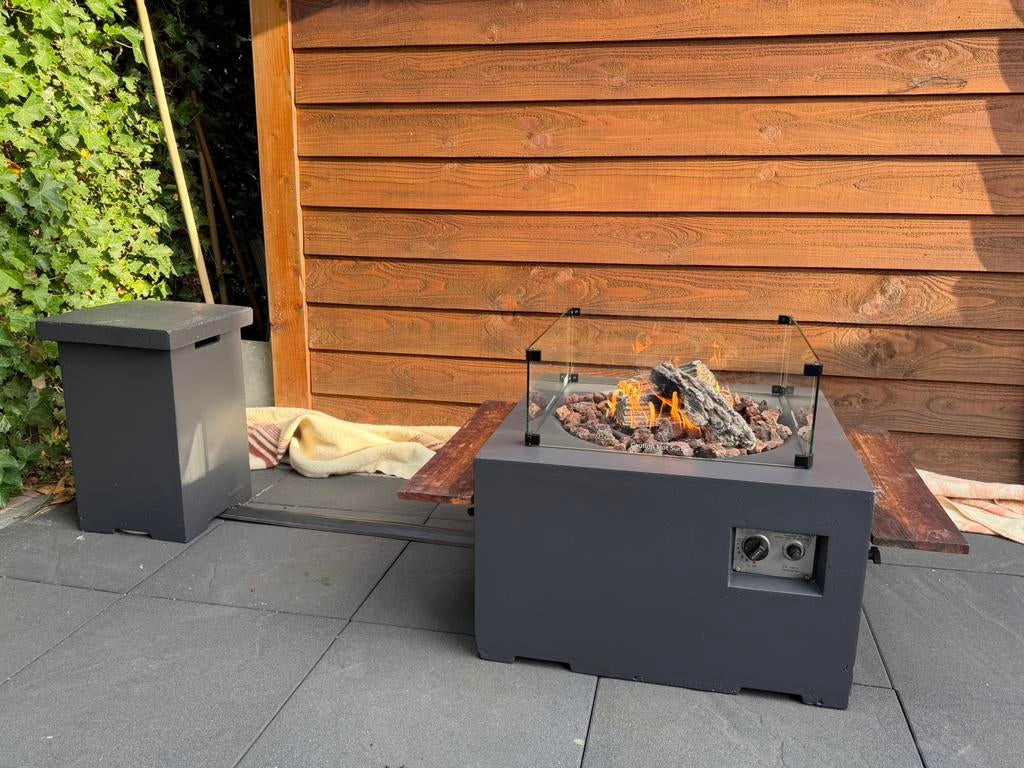 HC vuurtafel 80x80x46 incl hc  bijzettafel incl glazen.., Ophalen, Zo goed als nieuw