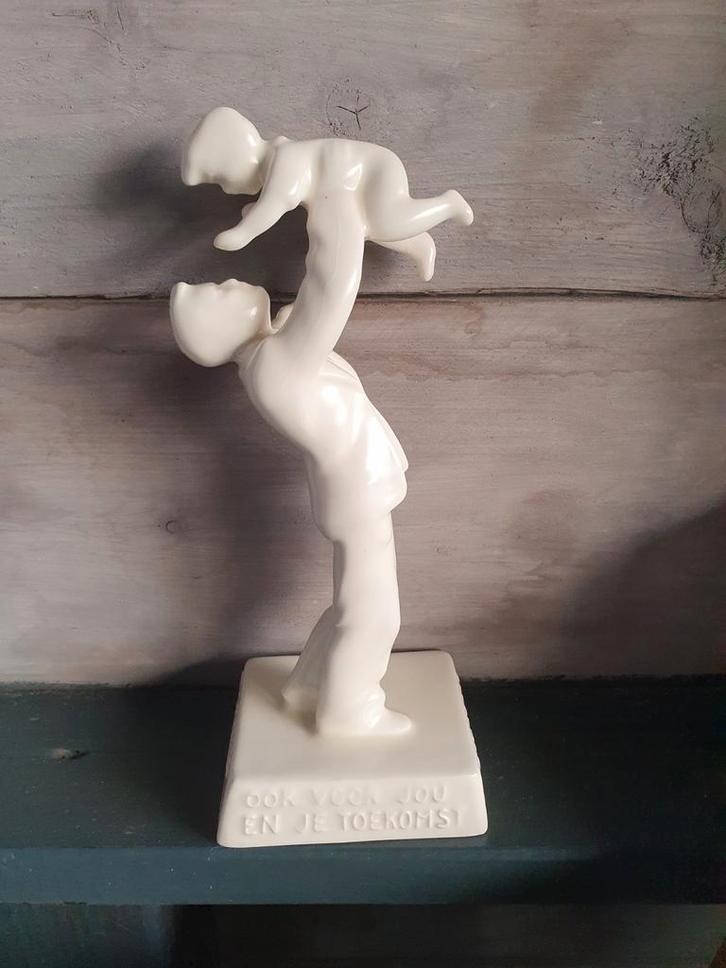 Vintage beeldje vader met kind - ANWB NVV, Verzamelen, Beelden en Beeldjes, Ophalen of Verzenden