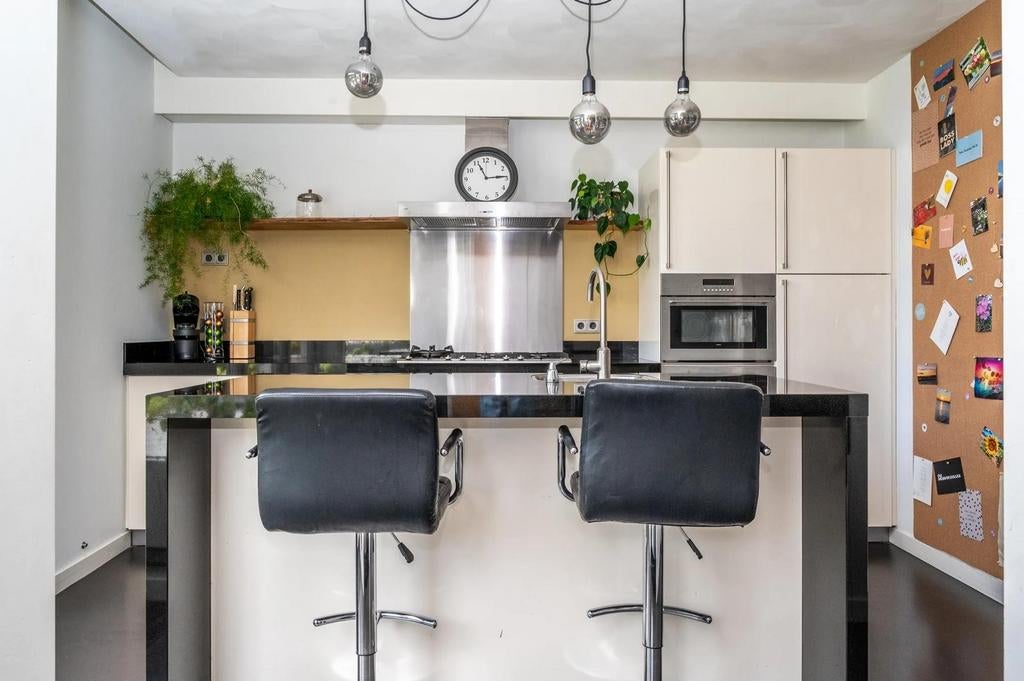 Moderne keuken (2009) met kookeiland en inbouwapparatuur, Ophalen, Gebruikt, Overige typen, Graniet of Steen