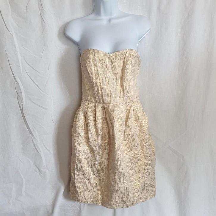 Mooie goudkleurige cocktailjurk. Mt 38. Merk H&M, Kleding | Dames, Jurken, Zo goed als nieuw, Maat 38/40 (M), Beige, Boven de knie