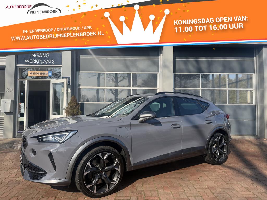 CUPRA Formentor 1.4 e-Hybrid VZ Copper Edition VZ 245 PK f1, Auto's, Cupra, Gebruikt, 4 cilinders, Formentor, Leder en Stof