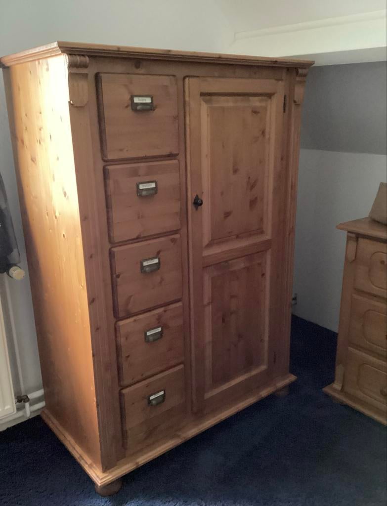 2 Massief grenen kasten en een commode én 2 persoons bed, Huis en Inrichting, Ophalen, Massief grenen, 100 tot 150 cm, 5 laden of meer