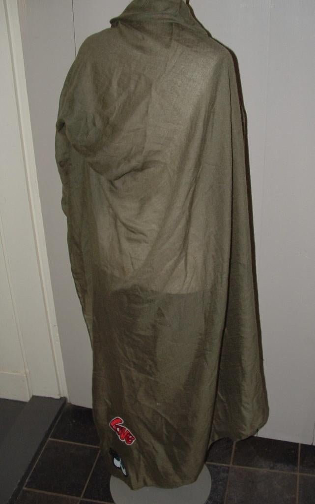 Grote groene sjaal met emoticons emblemen met pailletten, Ophalen of Verzenden, Zo goed als nieuw, Maat 46/48 (XL) of groter, Sjaal