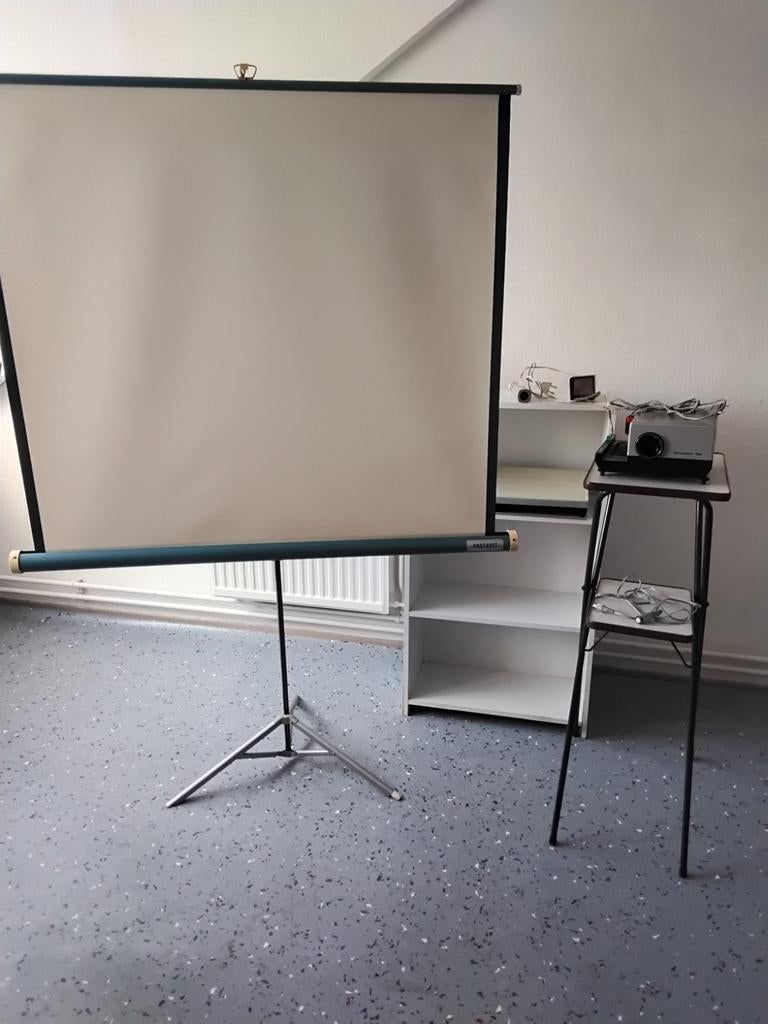 Diaprojector met toebehoren, Ophalen, Zo goed als nieuw