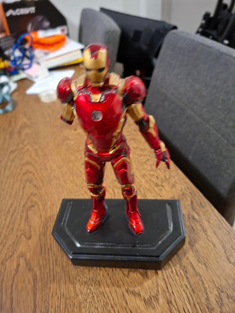 Iron Man Marvel Disney Beeld - Hotel New York Editie, Ophalen of Verzenden, Overige figuren, Beeldje of Figuurtje