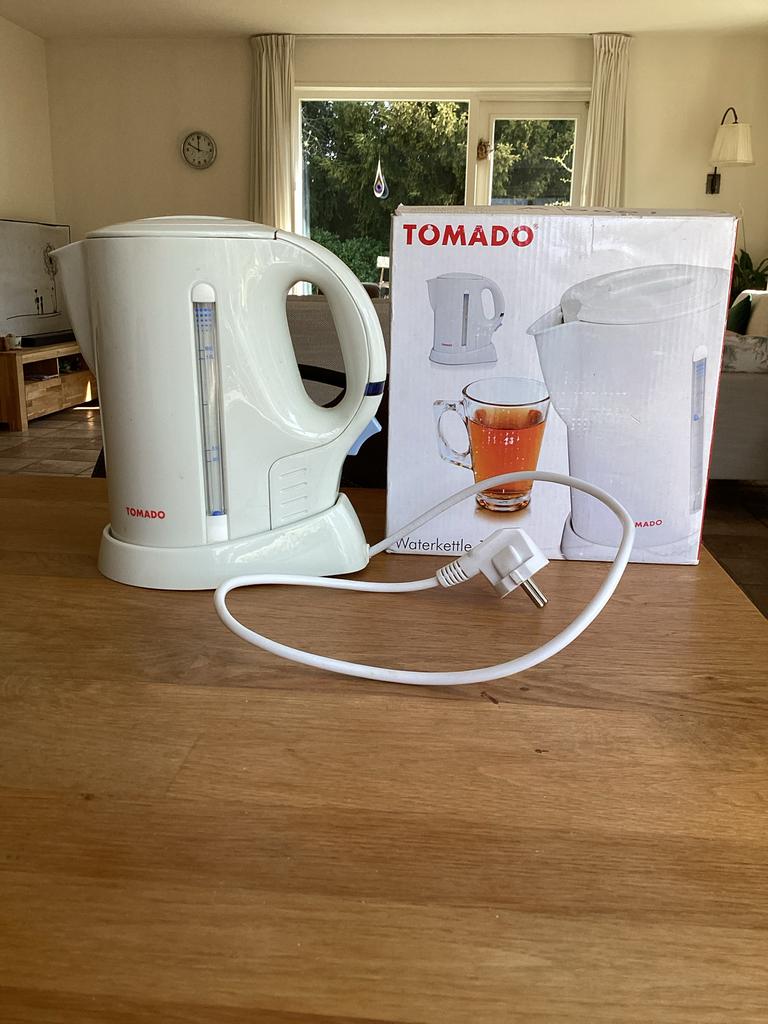 Tomado waterkoker 1 liter 1000w, Witgoed en Apparatuur, Waterkokers, 1 tot 2 liter, Ophalen of Verzenden, Zo goed als nieuw