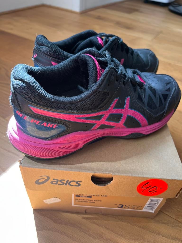 Asics hockeyschoenen 35.5 (valt klein), Ophalen of Verzenden, Zo goed als nieuw, Schoenen