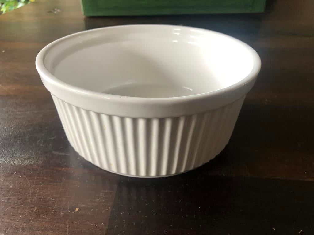 Klein soufflé schaaltje van aardewerk doorsnee 15 cm, Ophalen of Verzenden